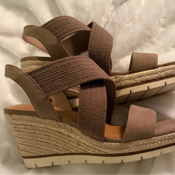 Kelly & Katie Tan Wedge Sandals - Picture 6 of 11